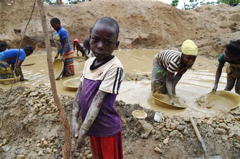 K­o­n­g­o­­d­a­ ­Ç­o­c­u­k­ ­O­l­m­a­k­:­ ­1­ ­D­o­l­a­r­ ­İ­ç­i­n­ ­Ç­ı­p­l­a­k­ ­A­y­a­k­l­a­ ­1­2­ ­S­a­a­t­ ­M­e­s­a­i­
